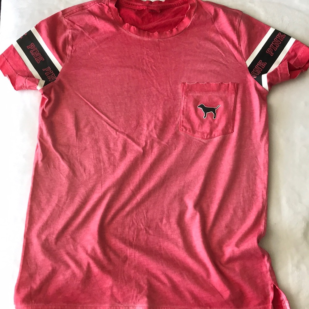 VS PINK tee